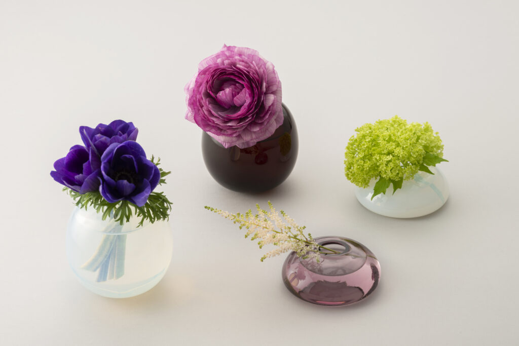 ふっくらした小さなディテールのフラワーベース。SOFT vase small